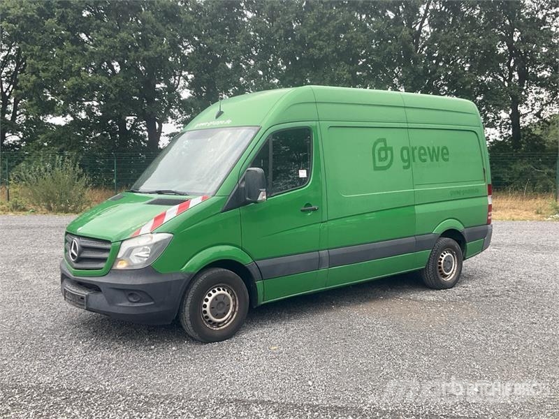Mercedes-Benz Sprinter Cargo Van Panel vans