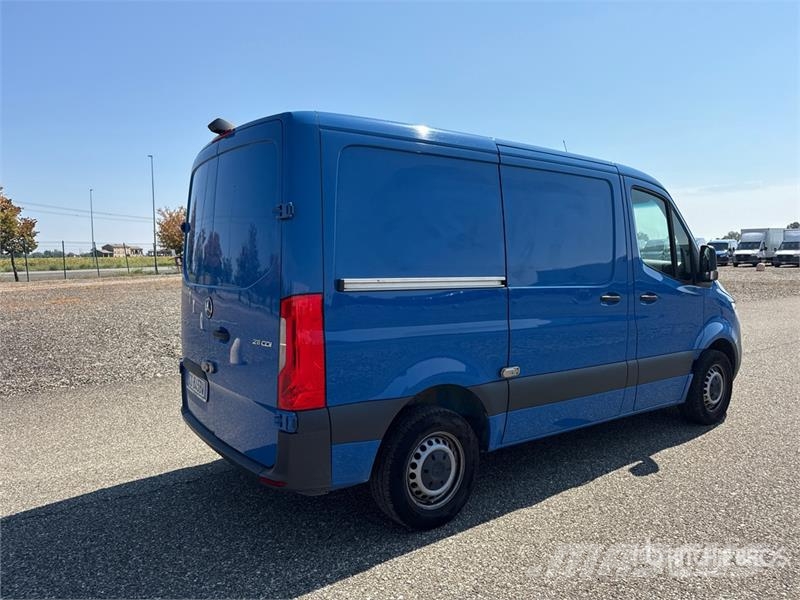 Mercedes-Benz Sprinter 211 CDi Cargo Van Lieferwagen