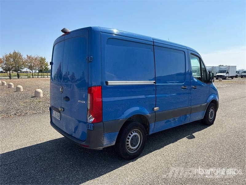 Mercedes-Benz Sprinter 211 CDi Cargo Van Lieferwagen