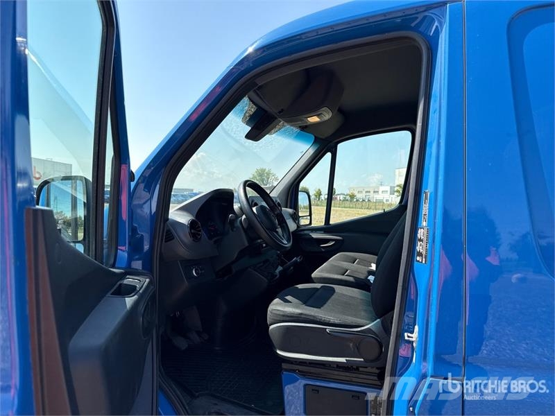 Mercedes-Benz Sprinter 211 CDi Cargo Van Utilitaire
