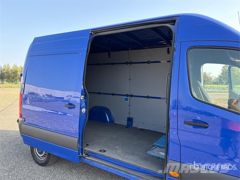 Mercedes-Benz Sprinter 311CDI Cargo Van Dodávky
