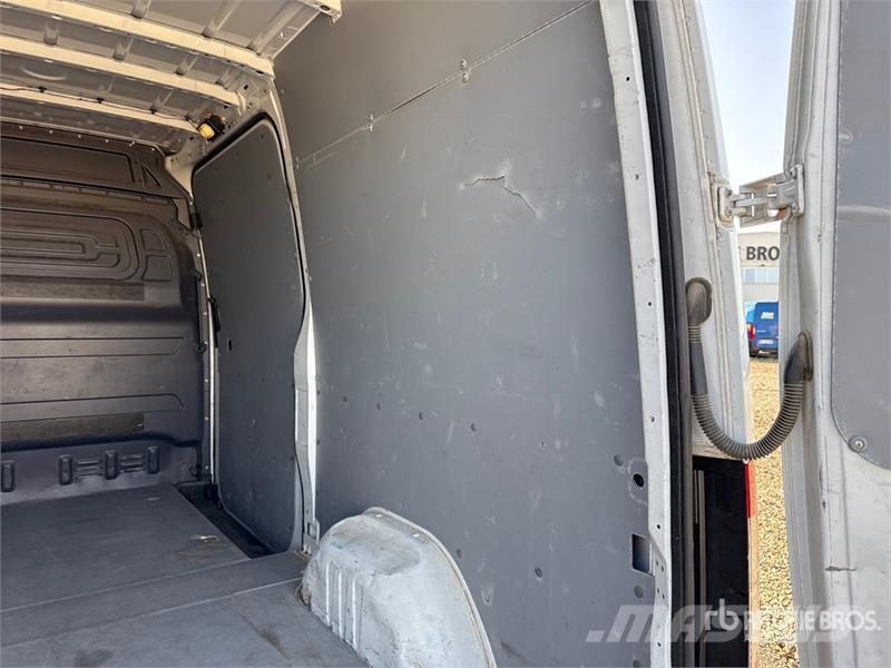 Mercedes-Benz Sprinter 314CDI Cargo Van Pakettiautot