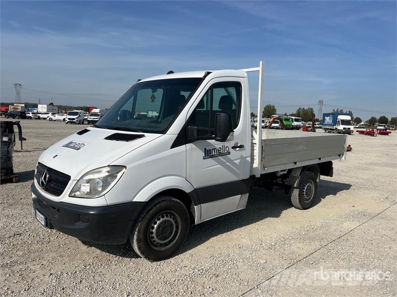 Mercedes-Benz Sprinter 211 Cdi Flatbed Truck (Inoperable) Tovornjaki s kesonom/platojem