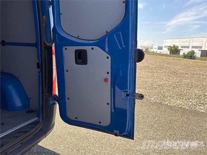 Mercedes-Benz Sprinter 211 CDi Cargo Van Lieferwagen