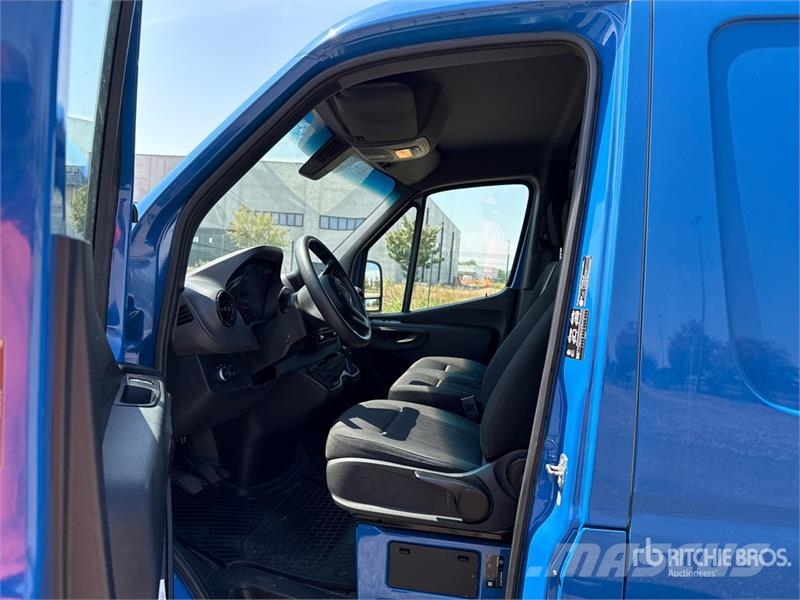 Mercedes-Benz Sprinter 211 CDi Cargo Van Lieferwagen