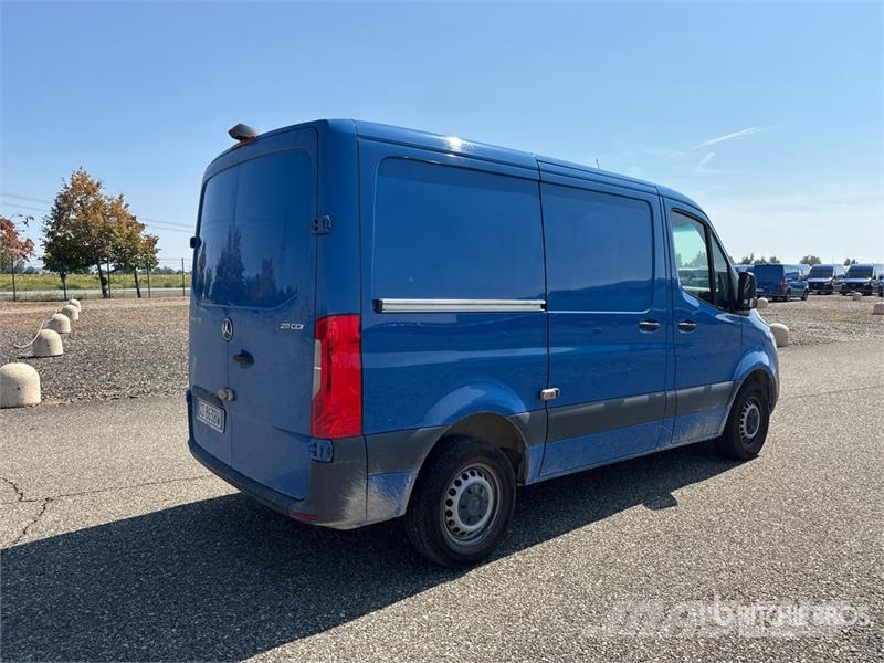Mercedes-Benz Sprinter 211 CDi Cargo Van Utilitaire