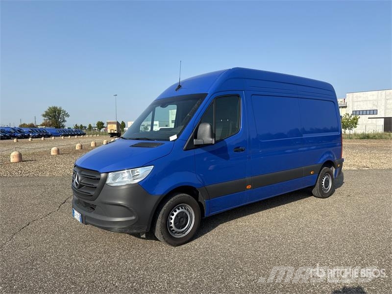 Mercedes-Benz Sprinter 311CDI Cargo Van Dodávky