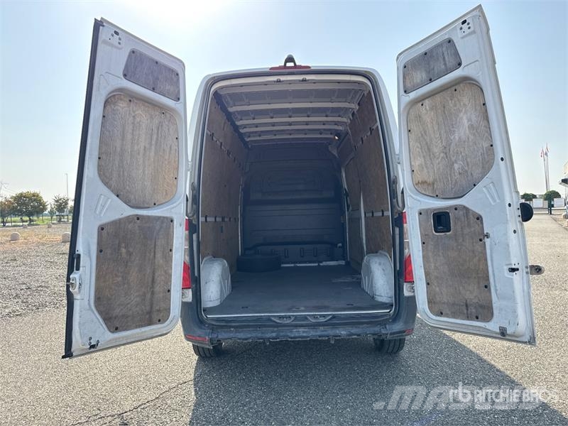 Mercedes-Benz Sprinter 311CDI Cargo Van Utilitaire