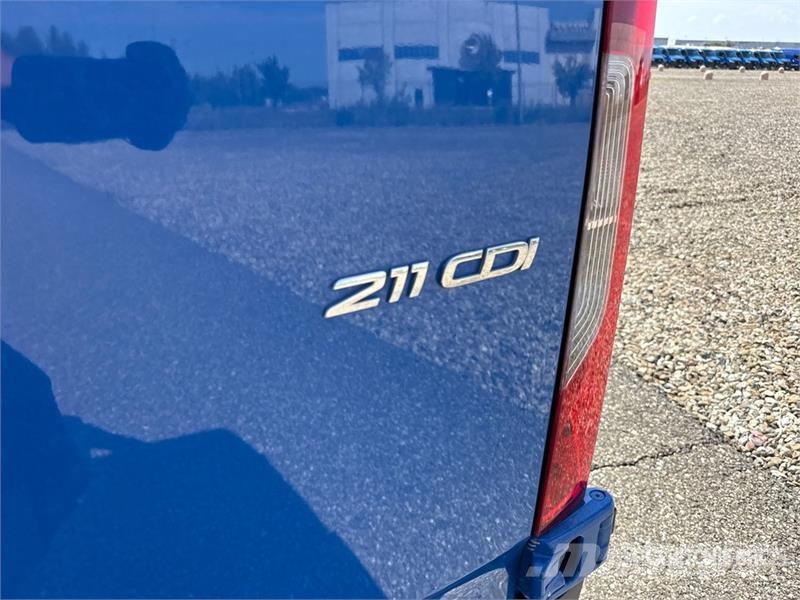 Mercedes-Benz Sprinter 211 CDi Cargo Van Pakettiautot