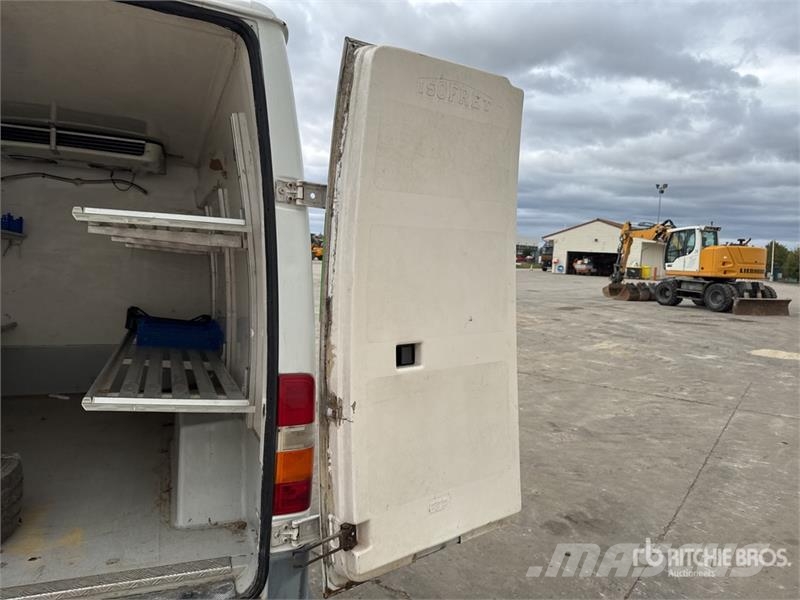 Mercedes-Benz Sprinter Vehicule Utilitaire Cargo Van Dostavna vozila / kombiji