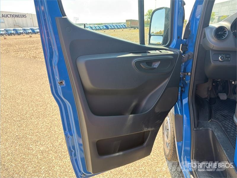 Mercedes-Benz Sprinter 211 CDi Cargo Van Utilitaire