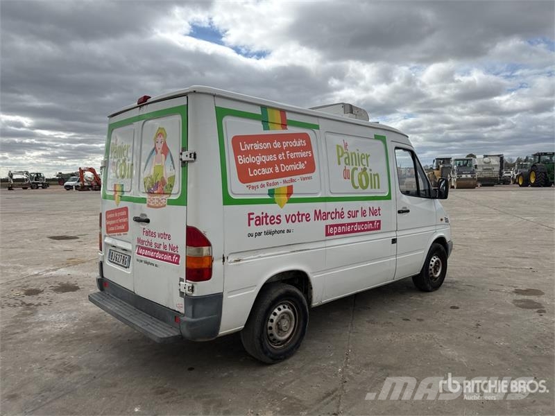 Mercedes-Benz Sprinter Vehicule Utilitaire Cargo Van Dostavna vozila / kombiji