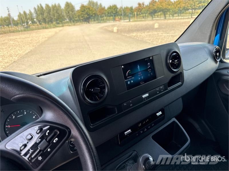 Mercedes-Benz Sprinter 211 CDi Cargo Van Utilitaire