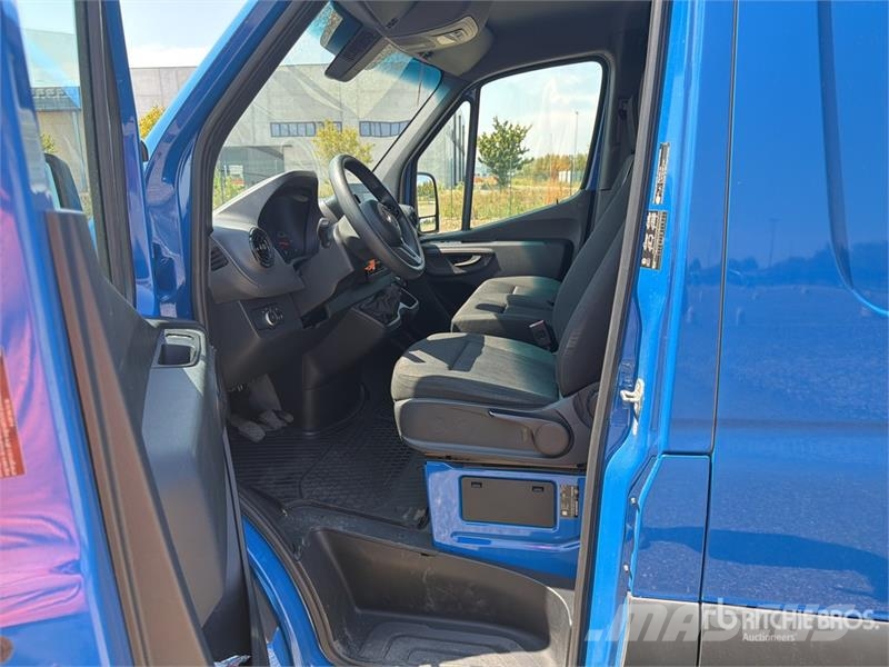 Mercedes-Benz Sprinter 211 CDi Cargo Van Utilitaire