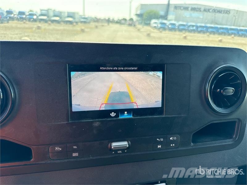 Mercedes-Benz Sprinter 211 CDi Cargo Van Utilitaire