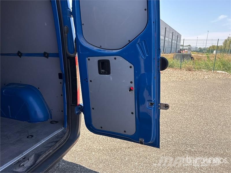 Mercedes-Benz Sprinter 211 CDi Cargo Van Utilitaire