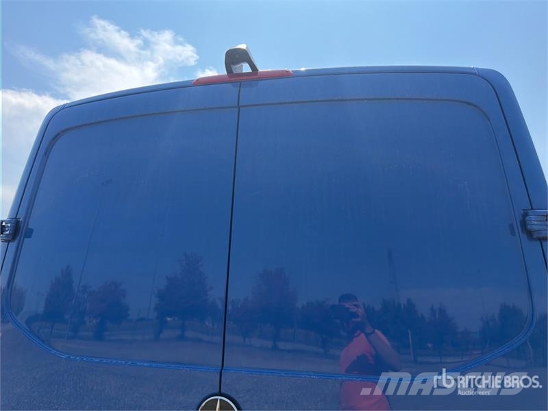 Mercedes-Benz Sprinter 211 CDi Cargo Van Utilitaire