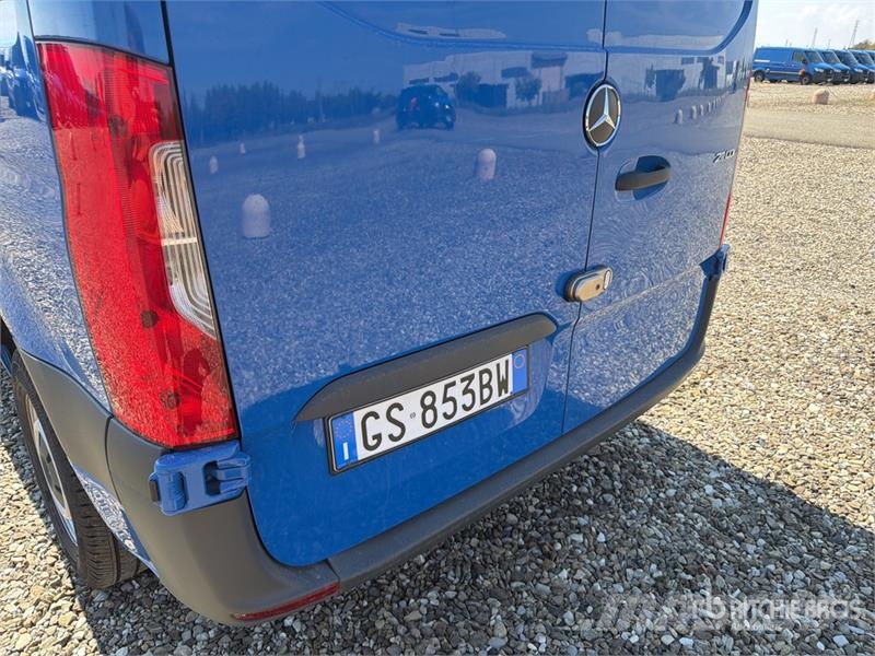 Mercedes-Benz Sprinter 211 CDi Cargo Van Utilitaire