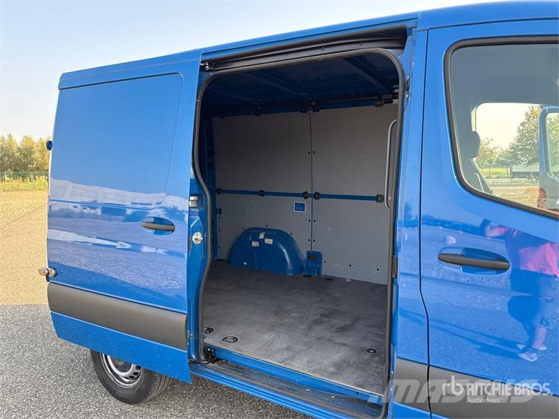 Mercedes-Benz Sprinter 211 CDi Cargo Van Utilitaire