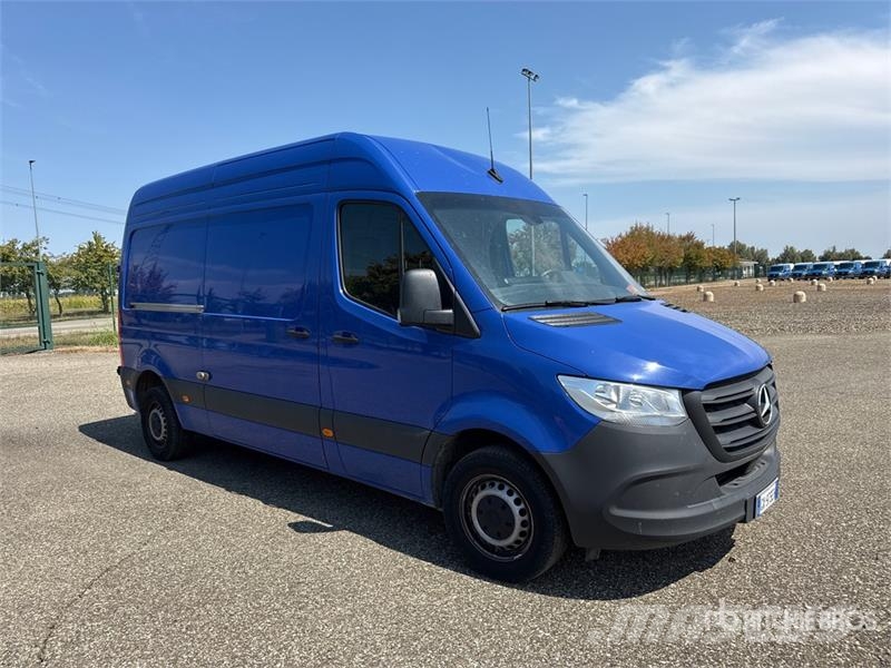Mercedes-Benz Sprinter 311CDI Cargo Van Dodávky
