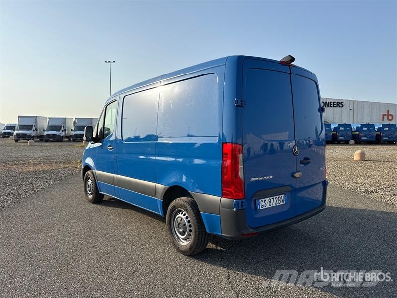 Mercedes-Benz Sprinter 211 CDi Cargo Van Utilitaire