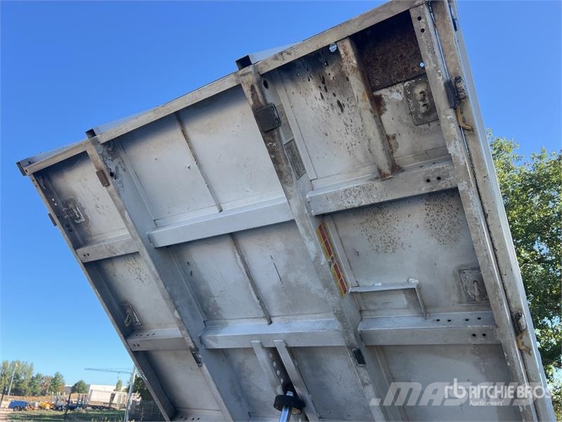 Mercedes-Benz SPRINTER 516 CDI Camion Benne Dump Truck Kallurid