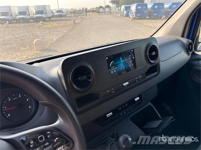 Mercedes-Benz Sprinter 311CDI Cargo Van Utilitaire