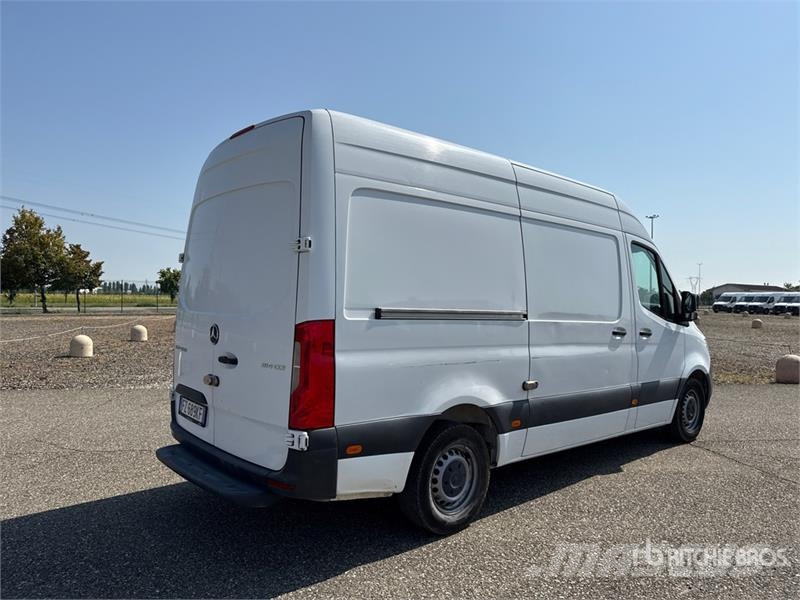 Mercedes-Benz Sprinter 314CDI Cargo Van Pakettiautot