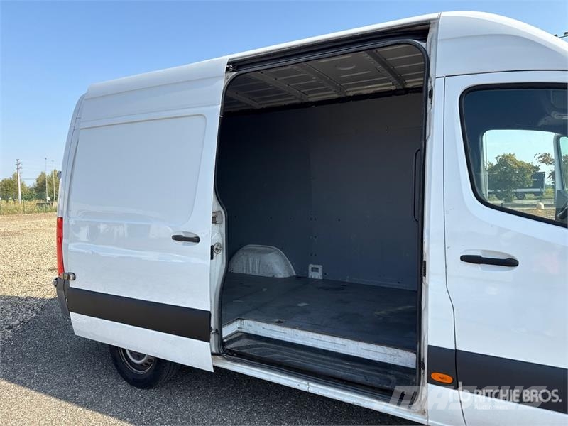 Mercedes-Benz Sprinter 314CDI Cargo Van Pakettiautot