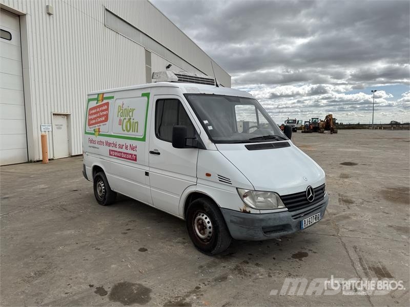 Mercedes-Benz Sprinter Vehicule Utilitaire Cargo Van Dostavna vozila / kombiji