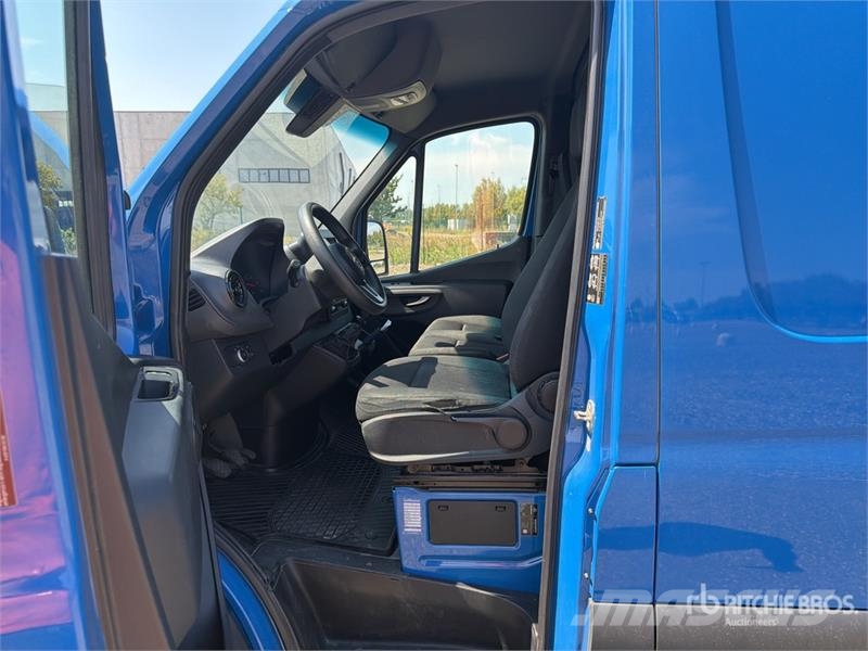 Mercedes-Benz Sprinter 211 CDi Cargo Van Utilitaire