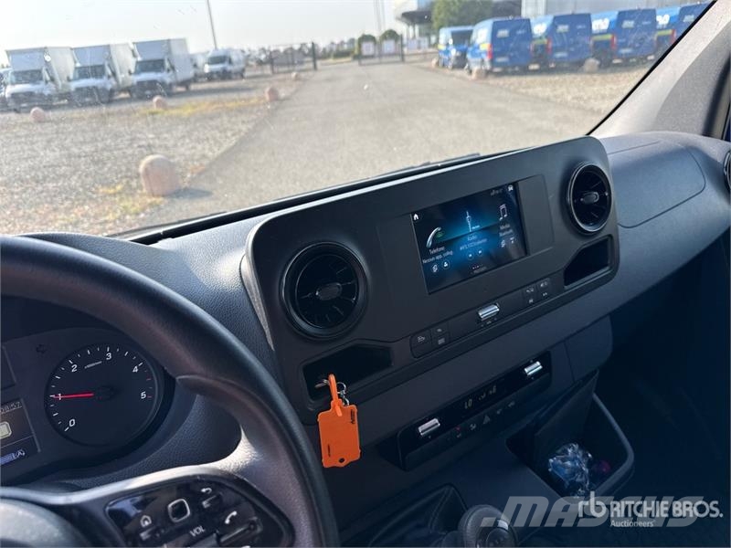 Mercedes-Benz Sprinter 311CDI Cargo Van Dodávky