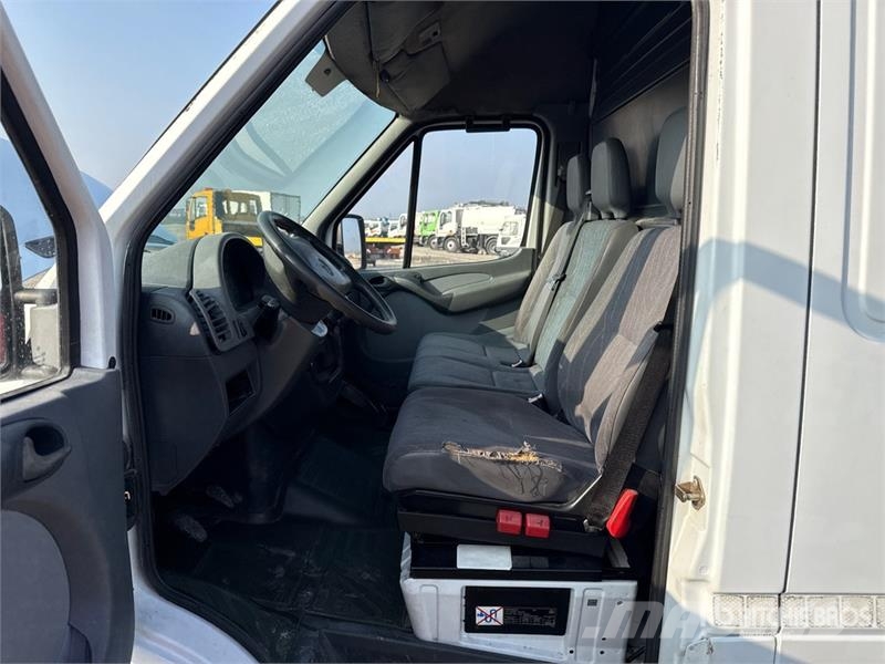 Mercedes-Benz SPRINTER Cargo Van (Inoperable) شاحنة مقفلة