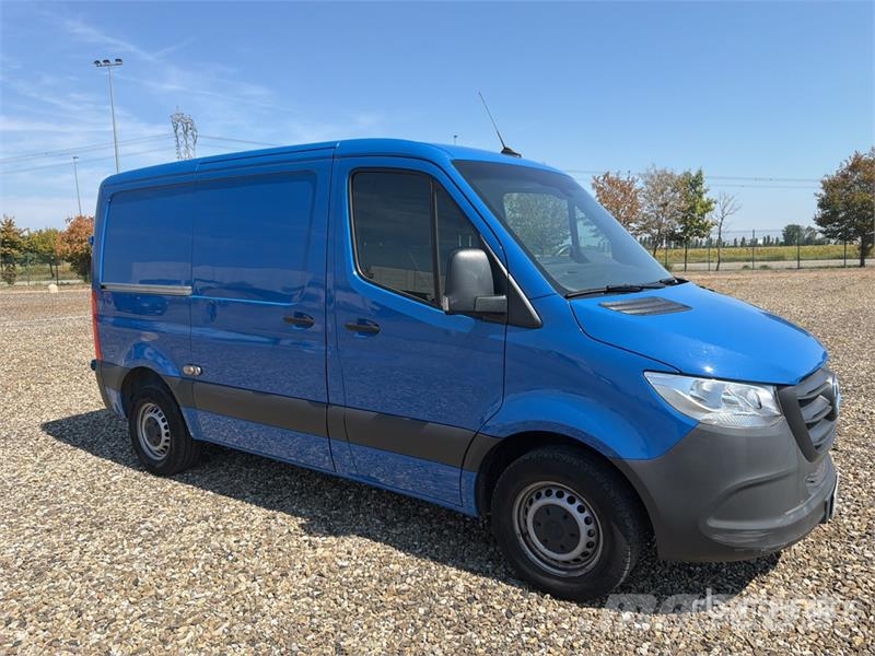 Mercedes-Benz Sprinter 211 CDi Cargo Van Utilitaire