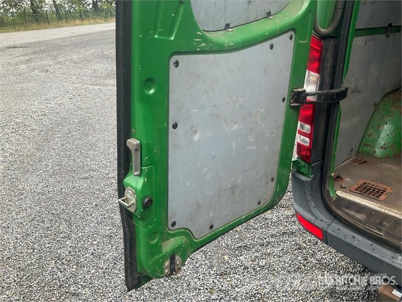 Mercedes-Benz Sprinter Cargo Van Panel vans
