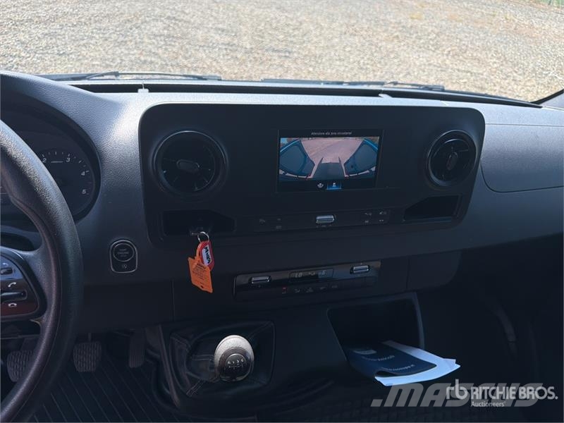 Mercedes-Benz Sprinter 211 CDi Cargo Van Utilitaire