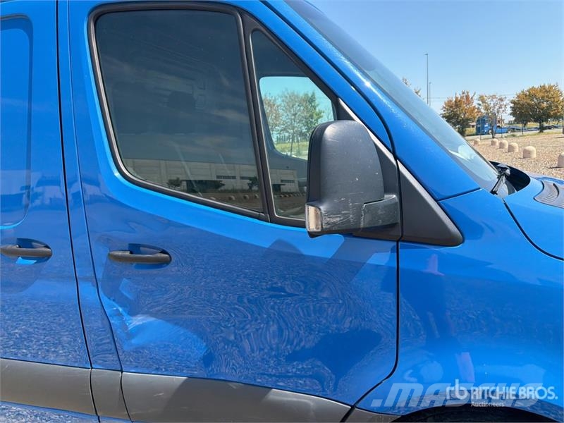 Mercedes-Benz Sprinter 211 CDi Cargo Van Lieferwagen