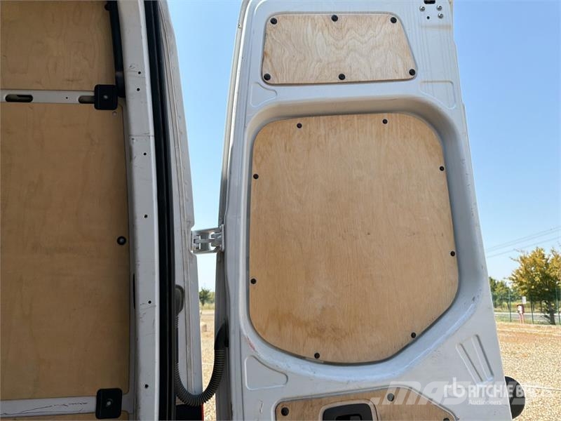 Mercedes-Benz Sprinter 311CDI Cargo Van Pakettiautot