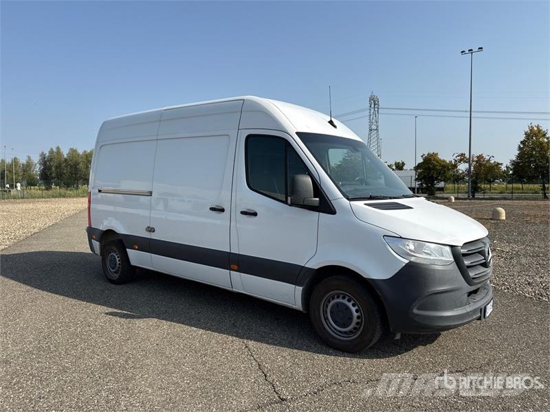 Mercedes-Benz Sprinter 311CDI Cargo Van Utilitaire