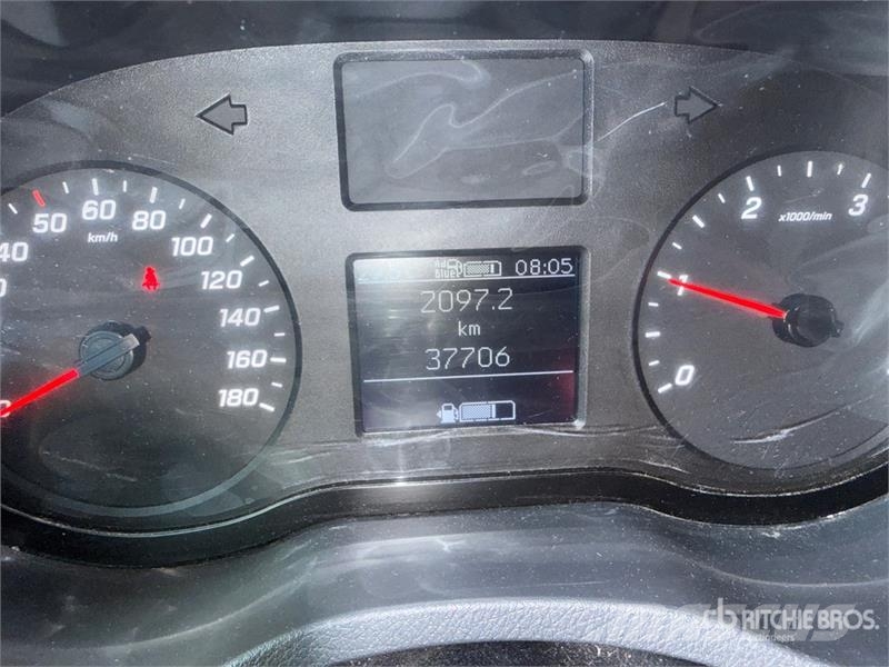 Mercedes-Benz Sprinter 211 CDi Cargo Van Utilitaire