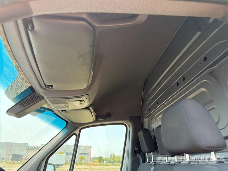 Mercedes-Benz Sprinter 311CDI Cargo Van Furgonetas cerradas