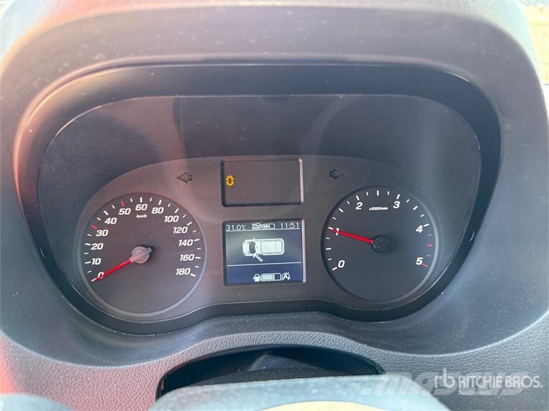 Mercedes-Benz Sprinter 211 CDi Cargo Van Utilitaire