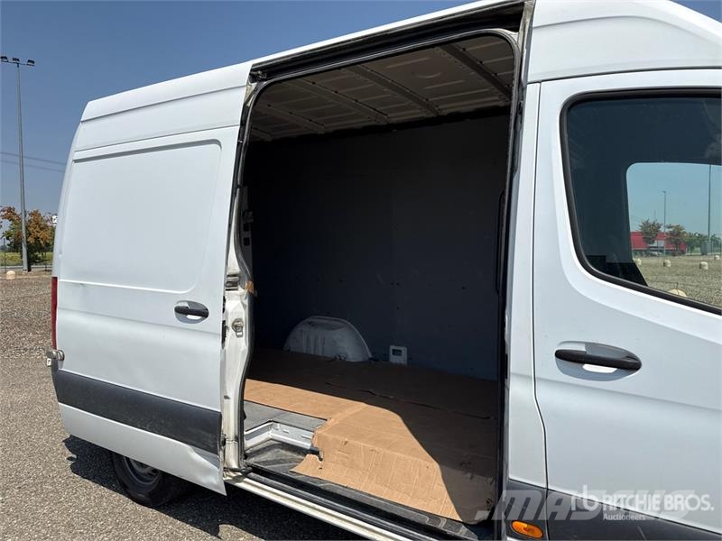 Mercedes-Benz Sprinter 314CDI Cargo Van Pakettiautot