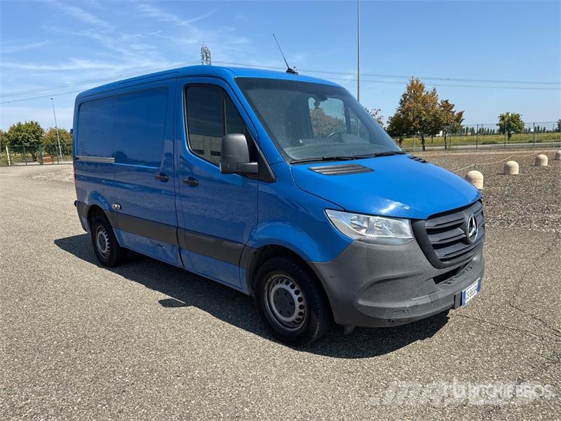 Mercedes-Benz Sprinter 211 CDi Cargo Van Lieferwagen