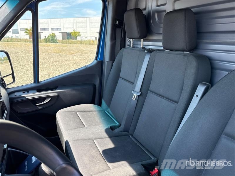 Mercedes-Benz Sprinter 211 CDi Cargo Van Utilitaire