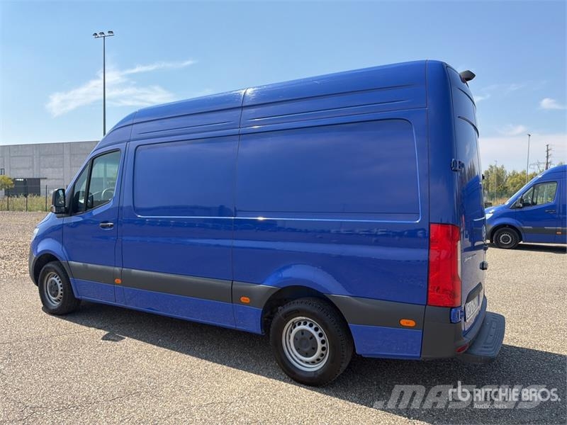 Mercedes-Benz Sprinter 311CDI Cargo Van Utilitaire