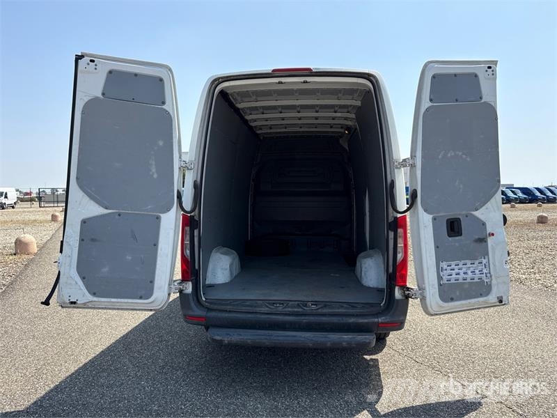 Mercedes-Benz Sprinter 314CDI Cargo Van Pakettiautot