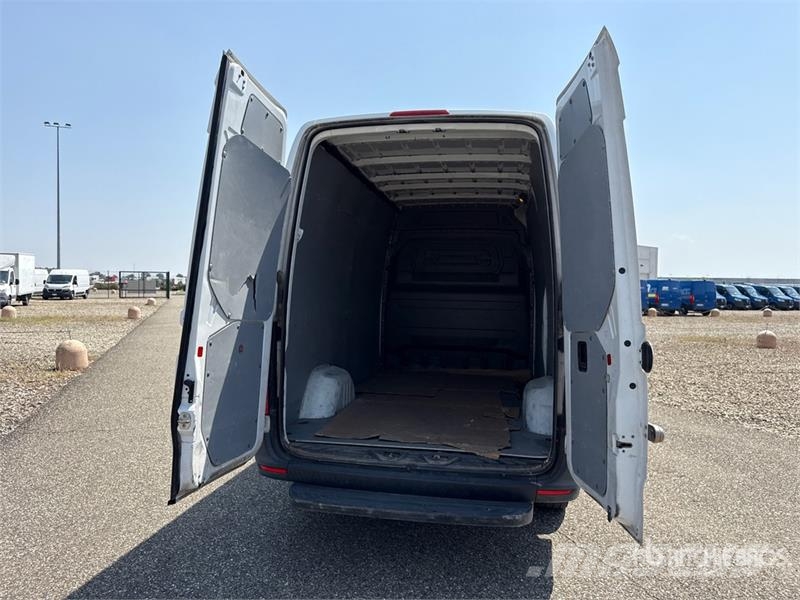 Mercedes-Benz Sprinter 314CDI Cargo Van Pakettiautot