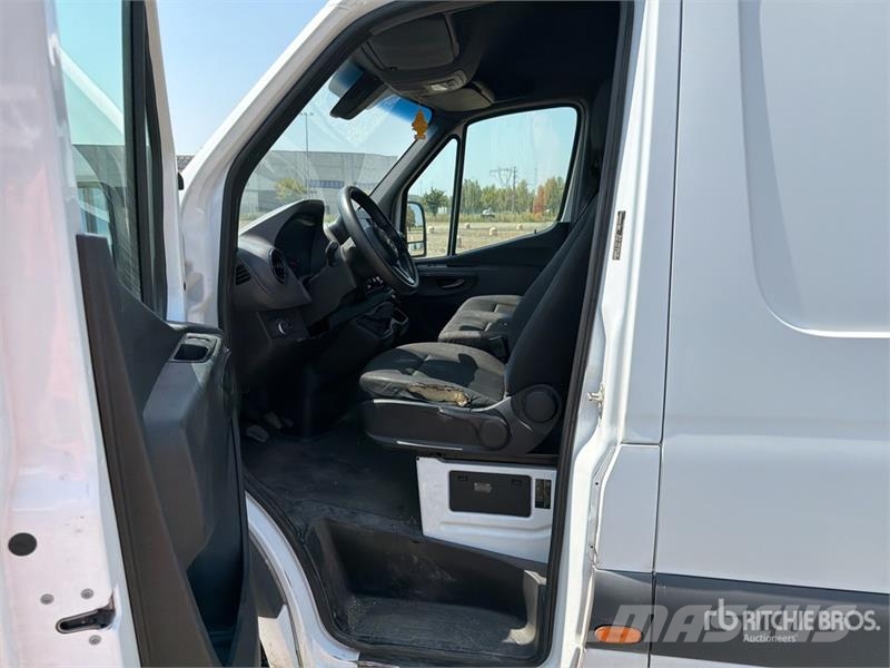 Mercedes-Benz Sprinter 314CDI Cargo Van Pakettiautot
