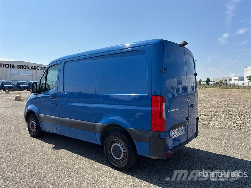 Mercedes-Benz Sprinter 211 CDi Cargo Van Utilitaire